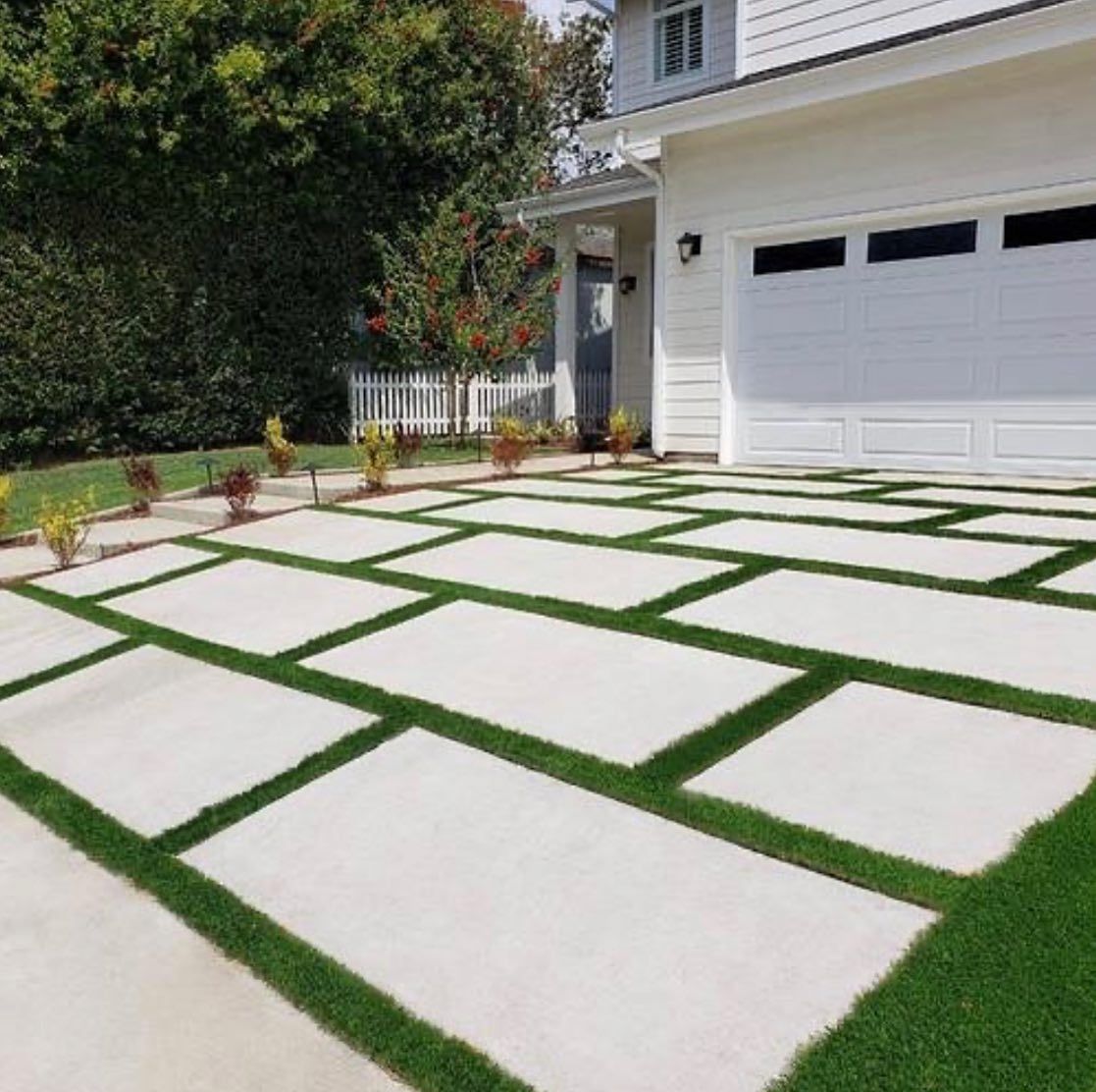 Flores Artscape driveway